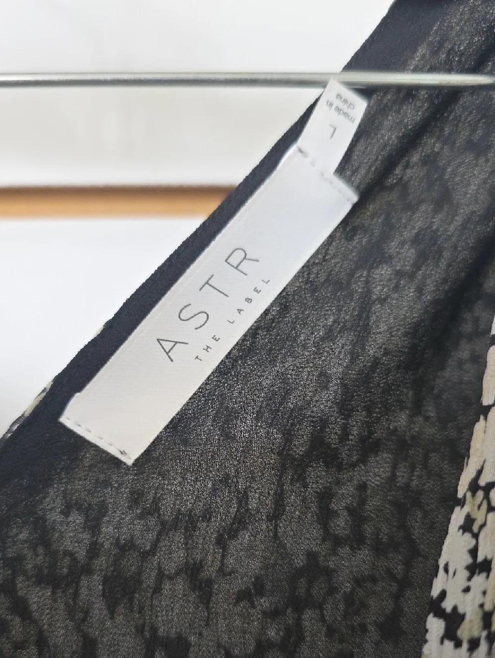 ASTR The Label Floral Tie Front Blouse Large